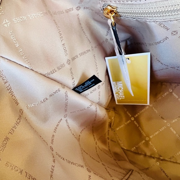 NWT - Picture 14 of 14